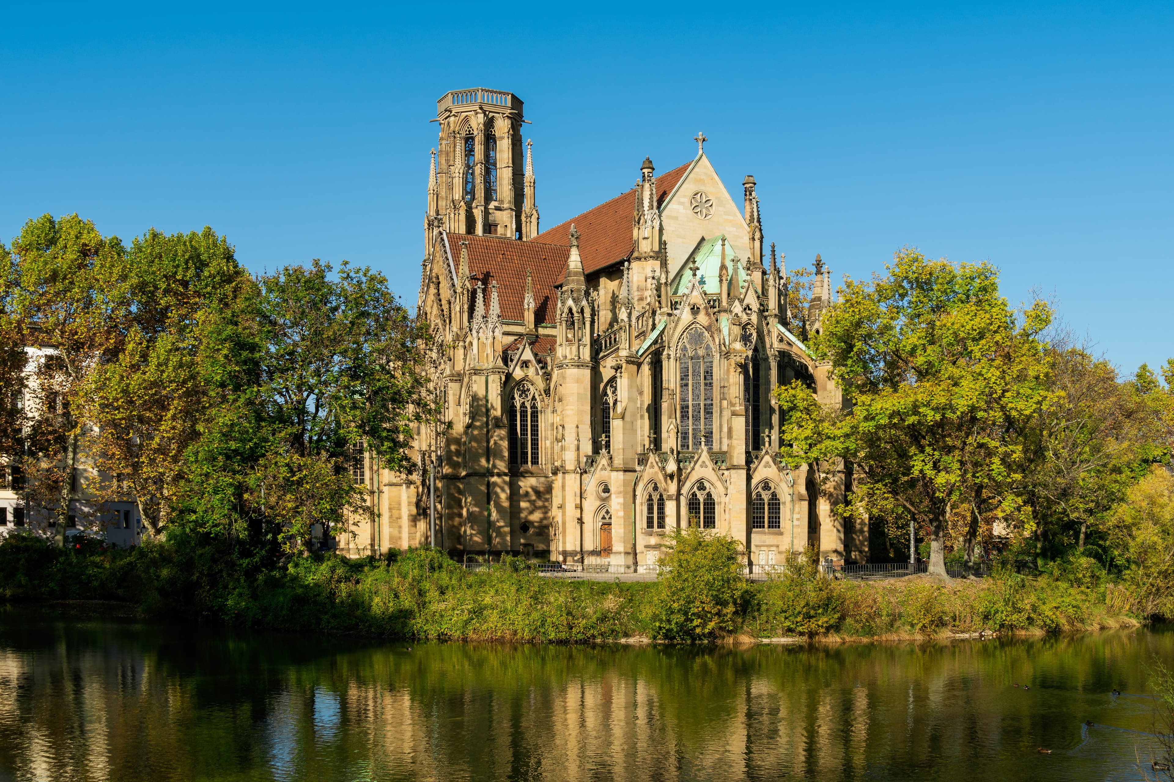 Stuttgart Uçak Bileti